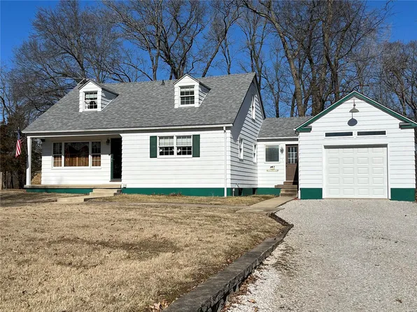 906 E Old National Trl, Pocahontas, IL 62275