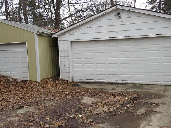 3rd image of 117 Hopkins St