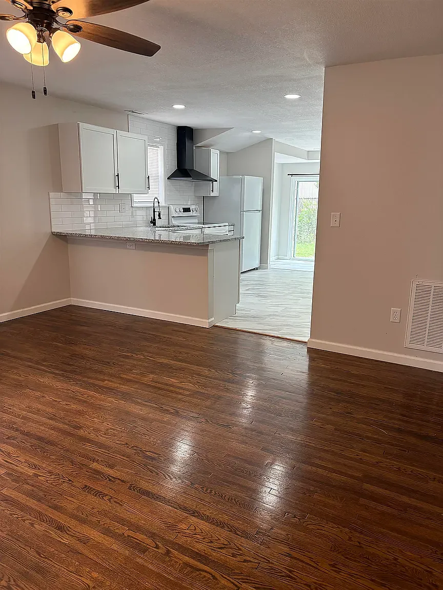 3 bed, 1092 sqft, $1,250 — Photo 2
