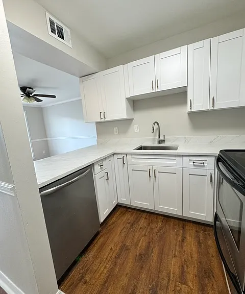 606 S Albany Ave #2 — Photo 2