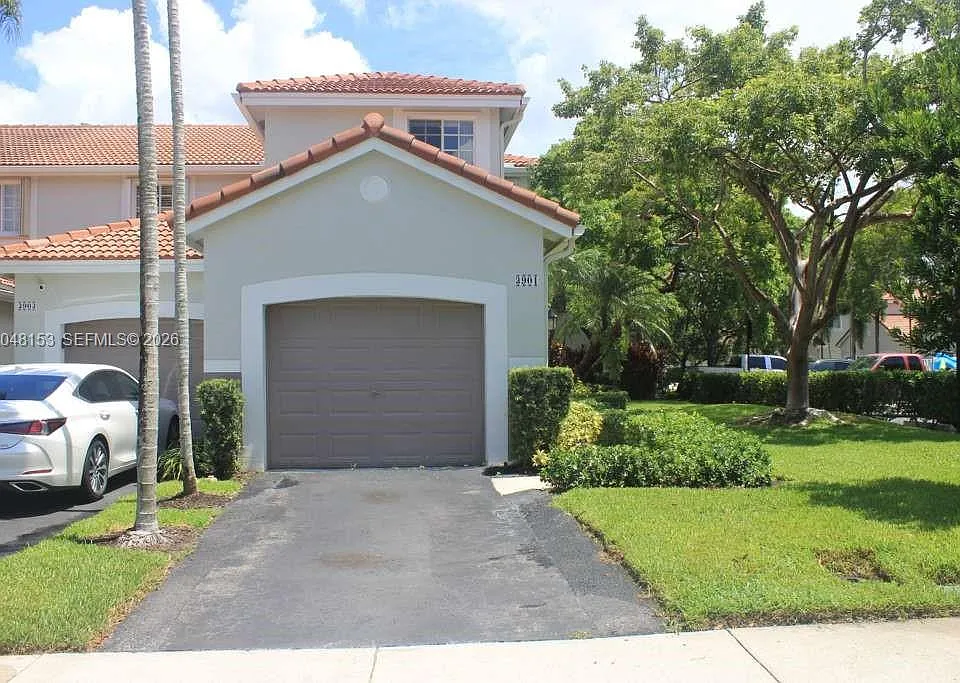 3901 San Simeon Ln