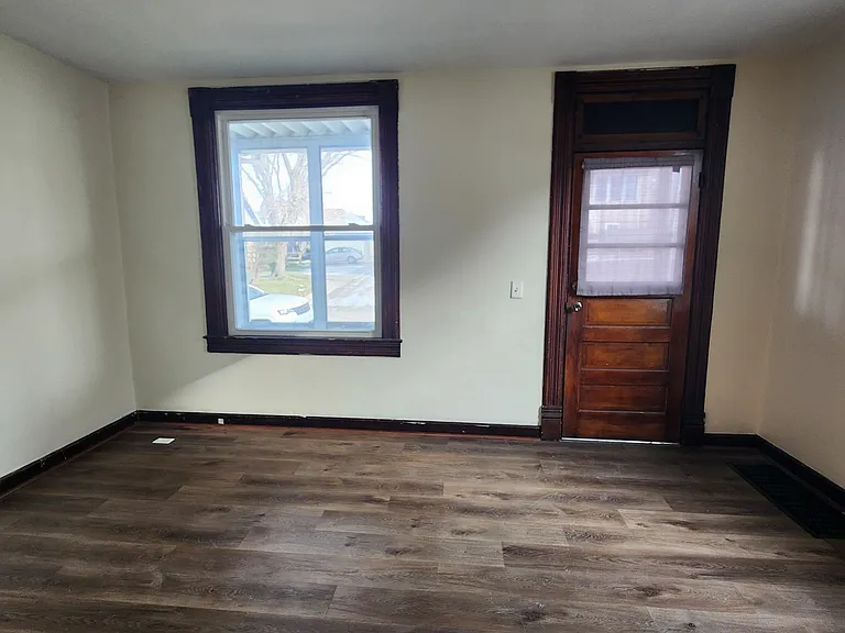 2259 Schroeder St — Photo 6