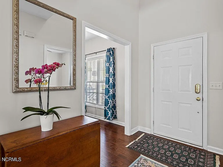 1010 Meridian Dr — Photo 4