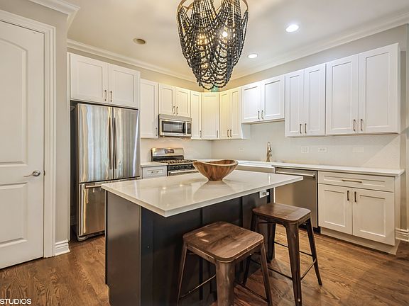 2nd image of 2741 W Cortez St #1