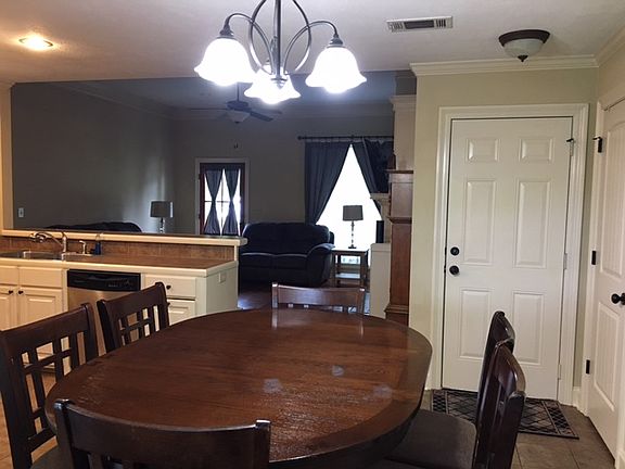 5th image of 530 Oak Park Cir