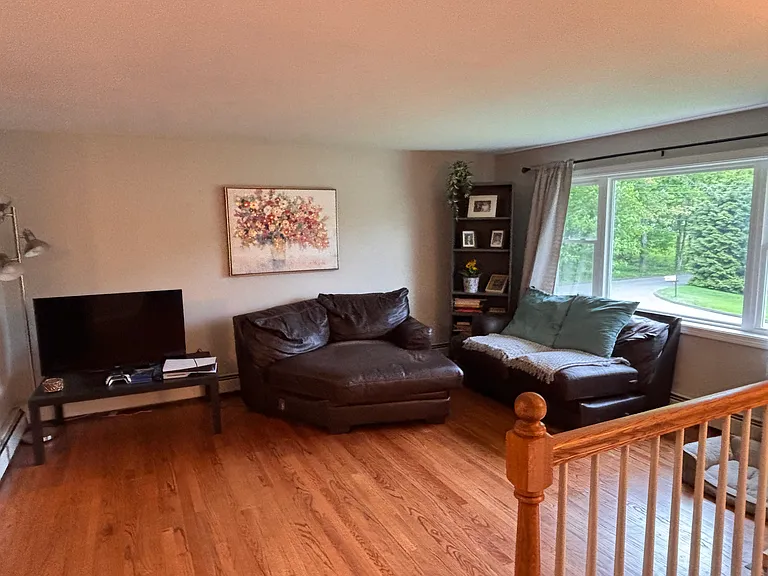 28 Forest Hills Dr — Photo 3