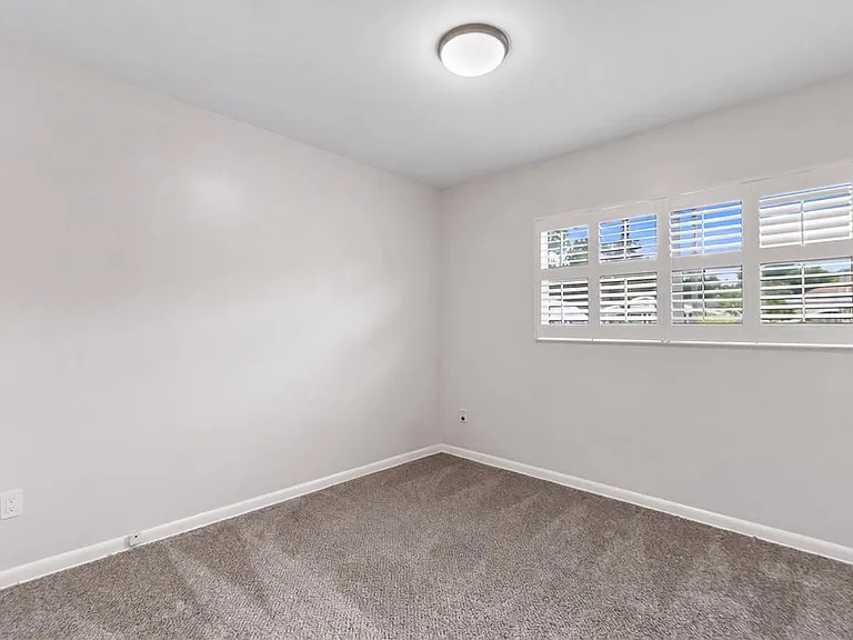 2910 W Price Ave — Photo 20