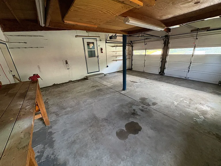 1300 Eastridge Dr — Photo 26