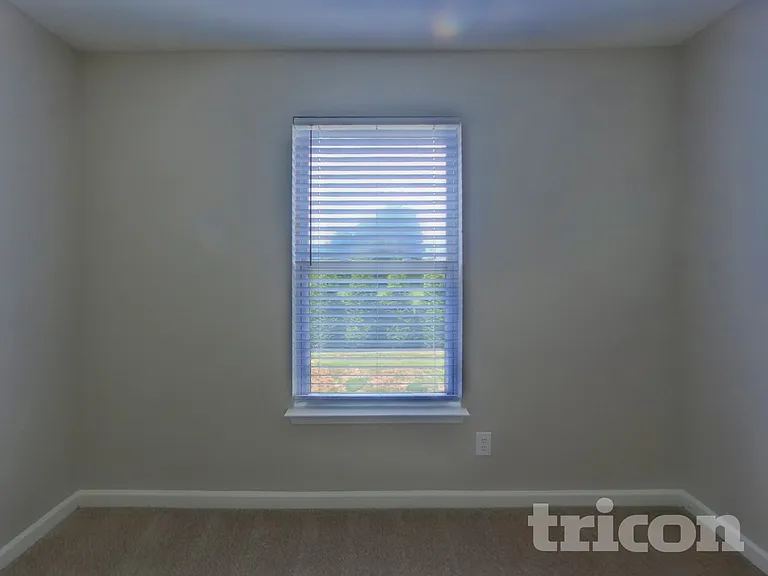 1829 Oakdale Green Dr — Photo 14