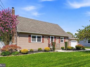 22 Mario Dr, Hamilton, NJ 08690