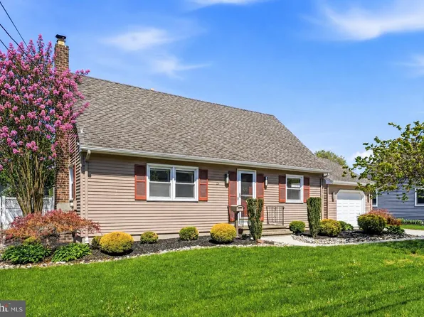 22 Mario Dr, Hamilton, NJ 08690