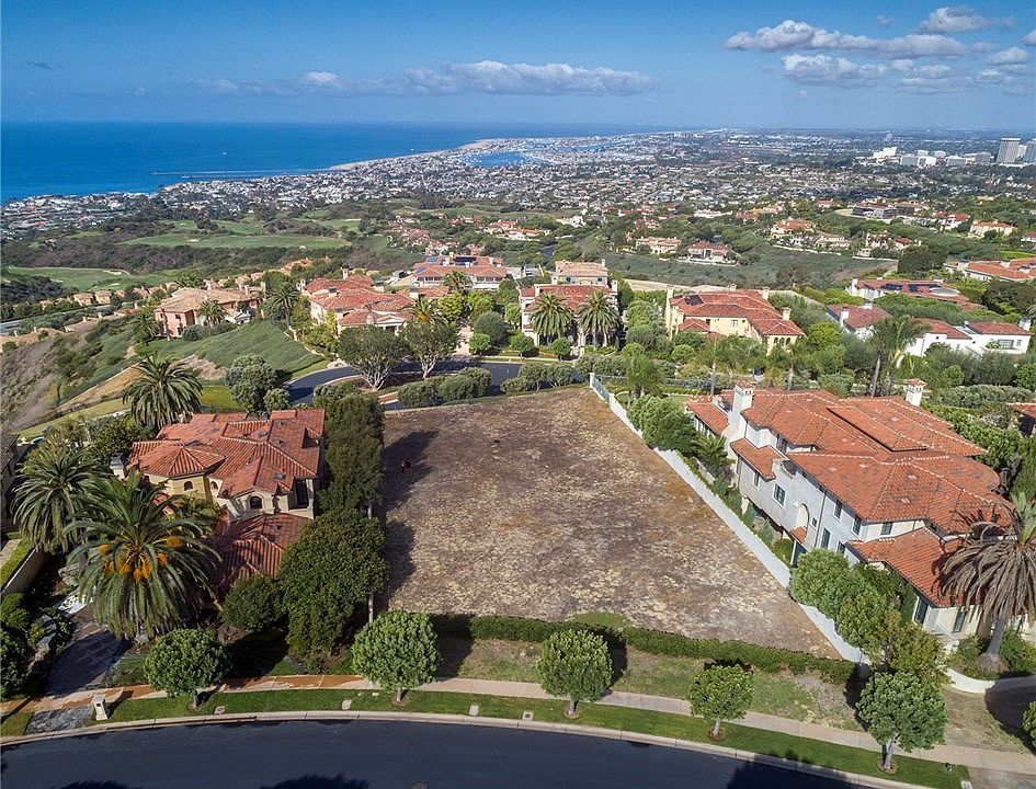1st image of 26 Pelican Crest Dr
