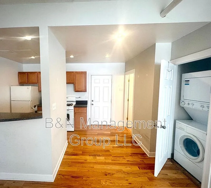 1 bed, 1.5 bath, 750 sqft, $1,950 — Photo 4