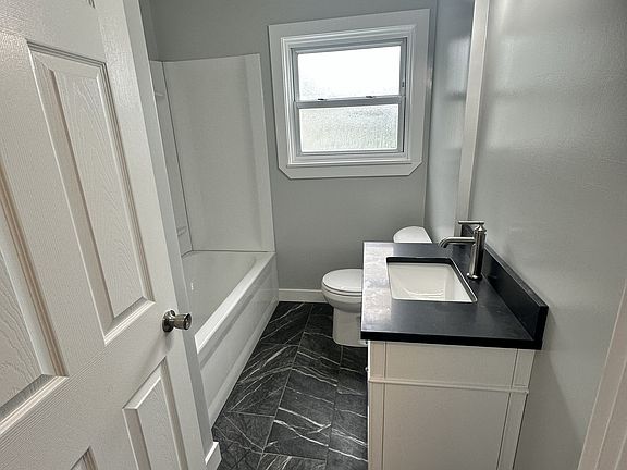 4th image of 14958 Shirley Ave