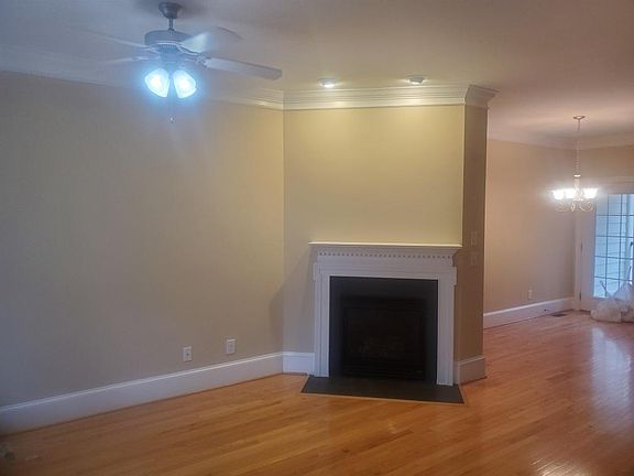 3rd image of 156 Finsbury St