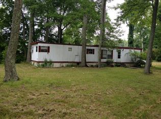 182 Robert E Lee Dr, Mobjack, VA 23056