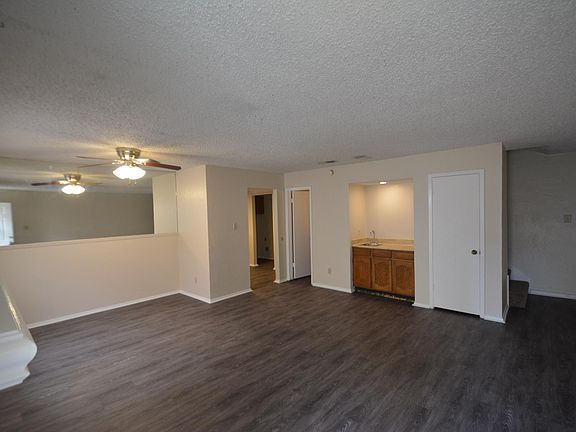 5th image of 604 Starlinda Ct APT B