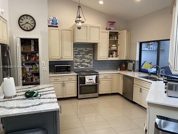 3rd image of 13647 Barberry Dr