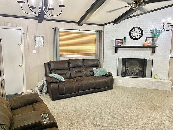 3rd image of 104 Pinecrest Ct