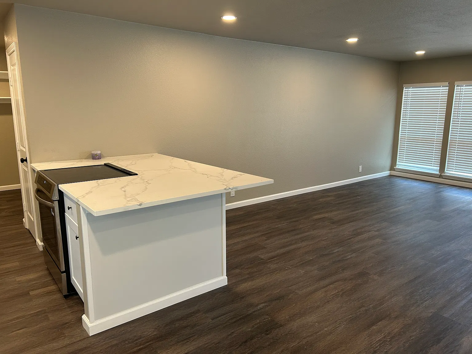 3 bed, 1372 sqft, $2,500 — Photo 4