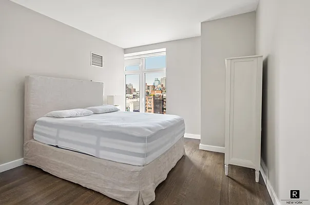 Rented by R New York | media 55