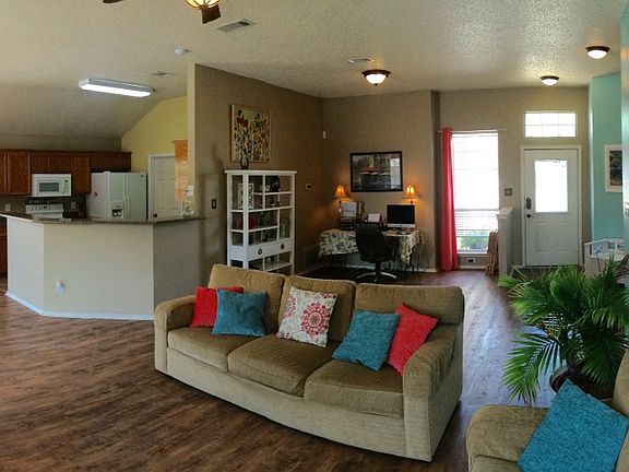 4th image of 520 Moccasin Dr