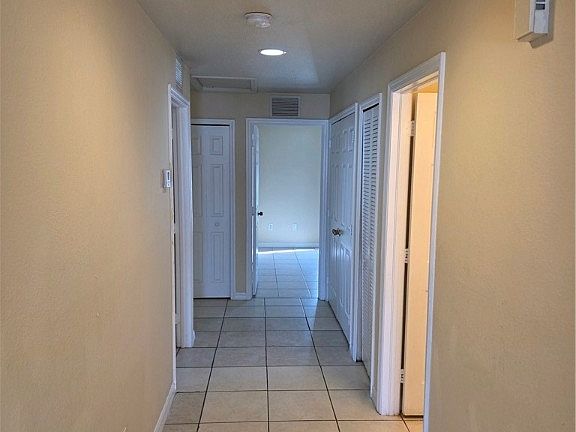 5th image of 127 Ivan Ave S