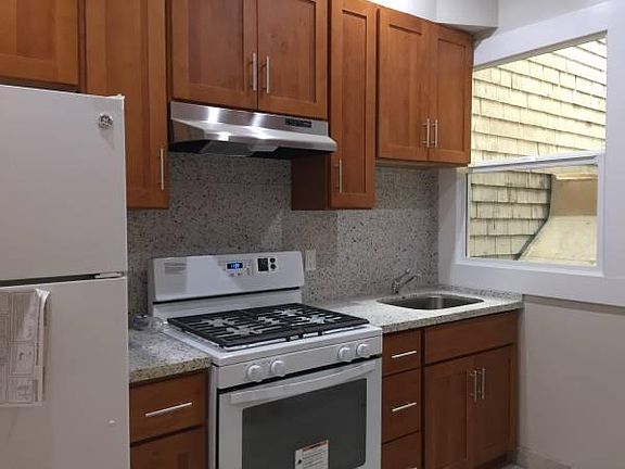 4th image of 1345 Sacramento St APT 1