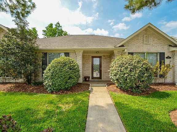 4th image of 323 Torrey Ct