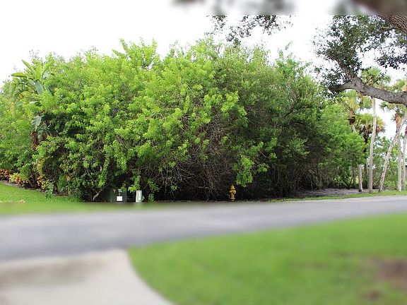 3rd image of 2125 Seminole Shores Ln