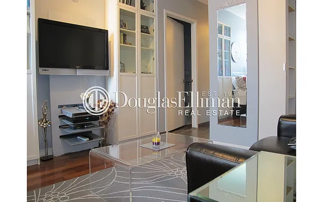 Rented by Douglas Elliman | media 15