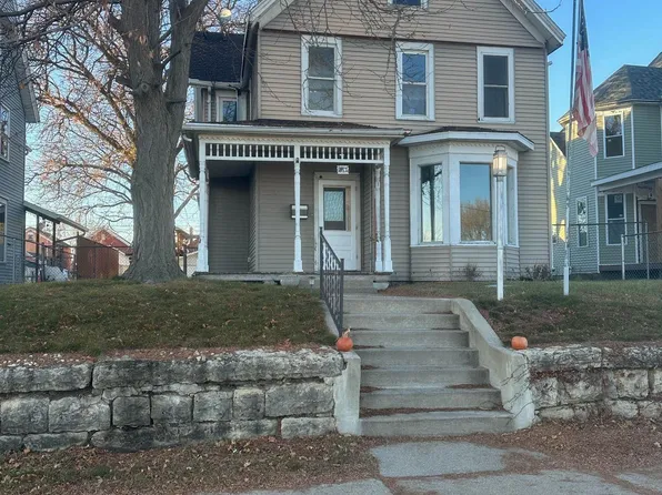 817 Garfield Ave, Dubuque, IA 52001