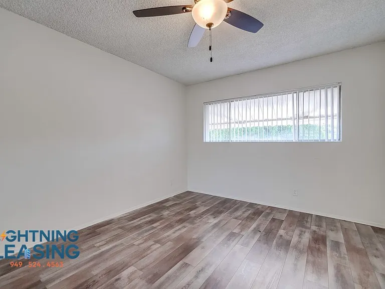 5415 Corteen Pl #11 — Photo 14