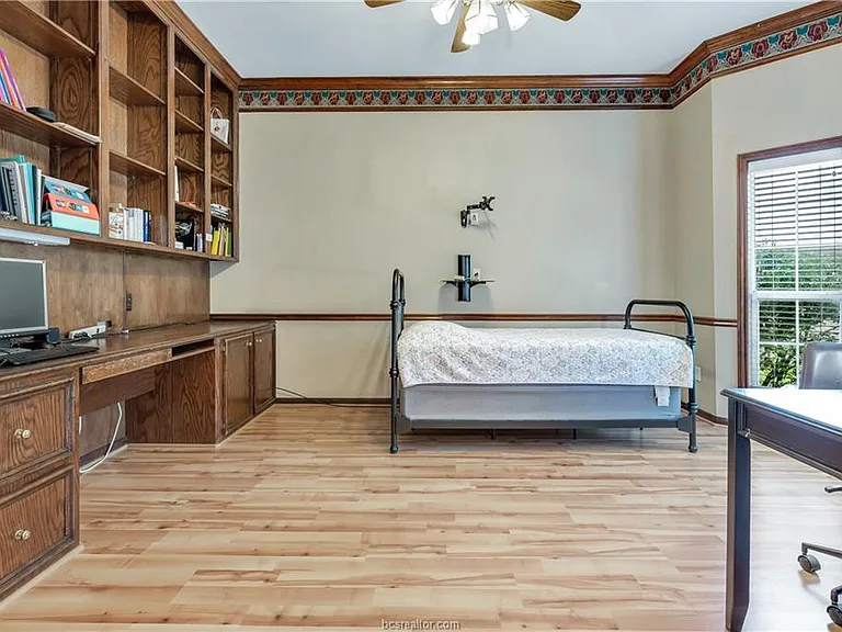 4601 Valley Brook Cir — Photo 20