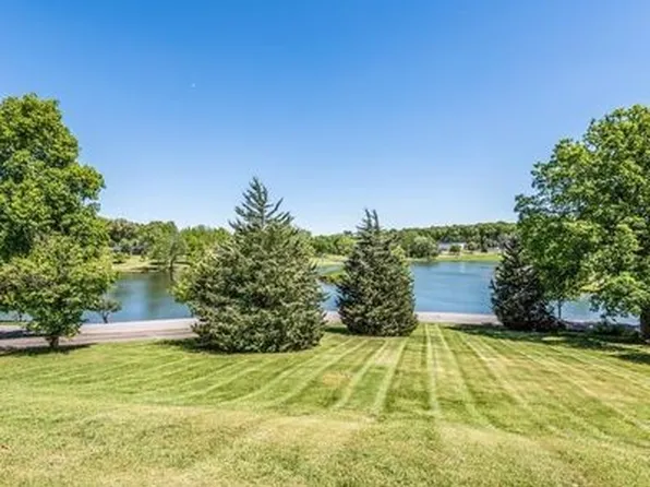 203 W Lake Dr, Dickson, TN 37055