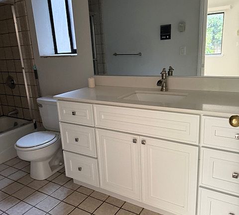 3rd image of 630 Connecticut St