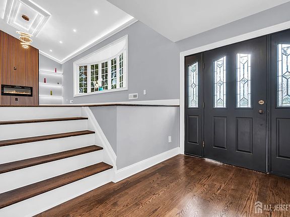 4th image of 52 Ryders Ln