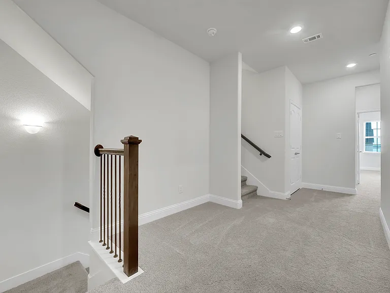 7929 Bayside Dr — Photo 30