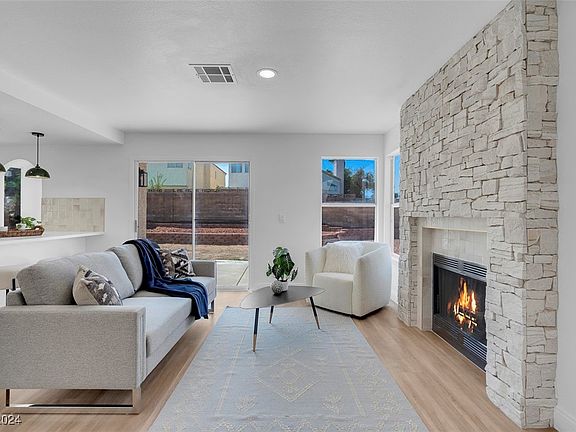 4th image of 2441 Sun Shores Dr