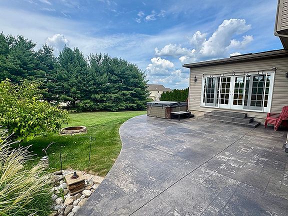 5th image of 126 Meadowland Dr