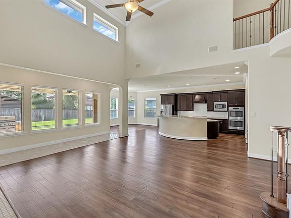 3rd image of 62 Caprice Bend Pl