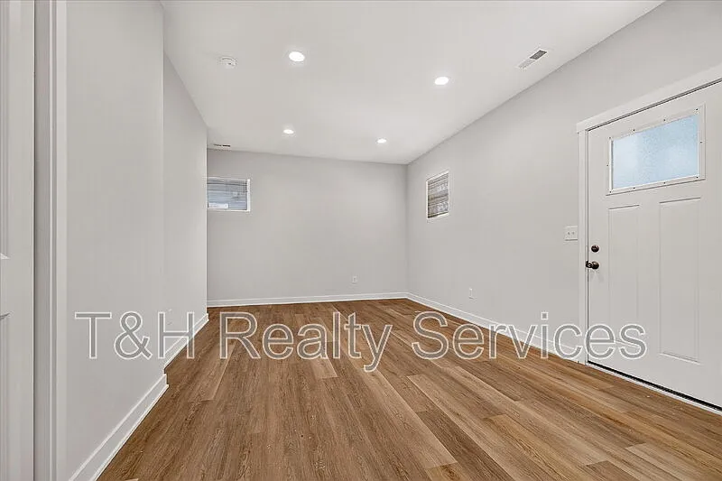 415 N Walcott St — Photo 3
