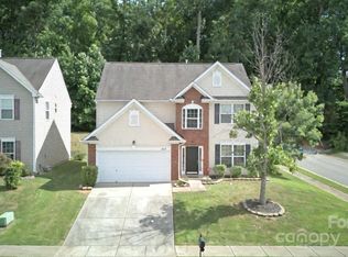 425 Rook Rd, Charlotte, NC 28216