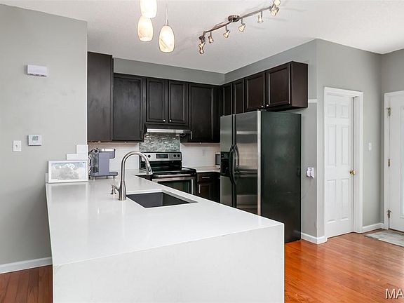 3rd image of 3305 Canal St