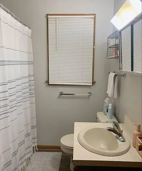 1326 Columbia Dr — Photo 4