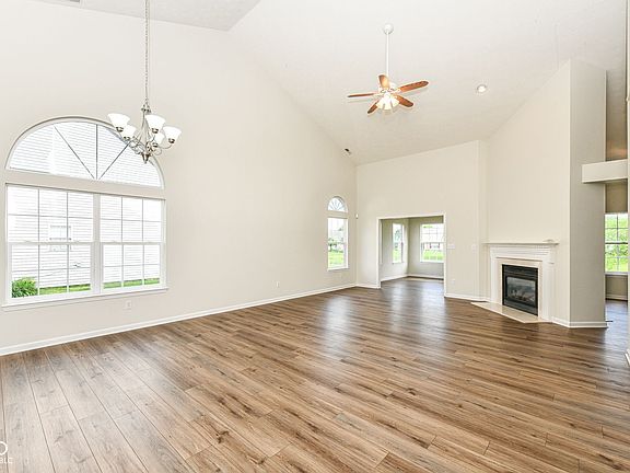 2nd image of 10713 Cardinal Cir