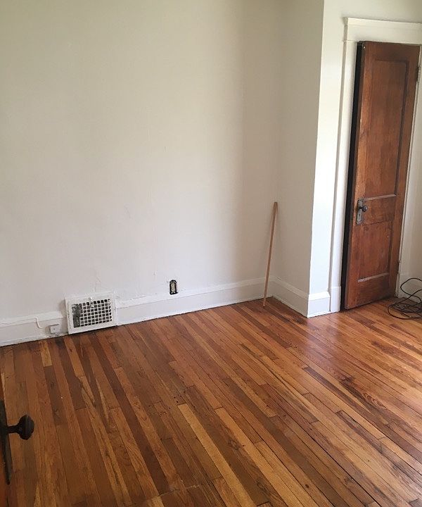 1st image of 11923 Browning Ave #Upstairs
