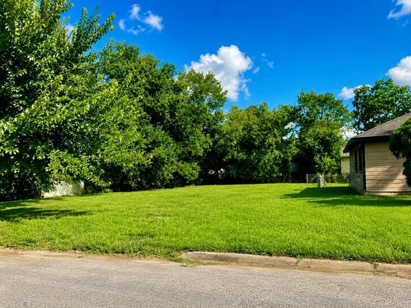 5930 Southlark St, Houston, TX 77033