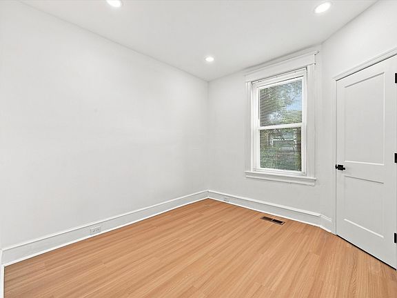 4th image of 5531 Blakemore St #2