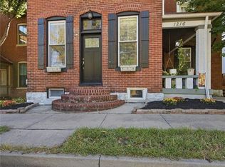 1216 N 5th St, Saint Charles, MO 63301